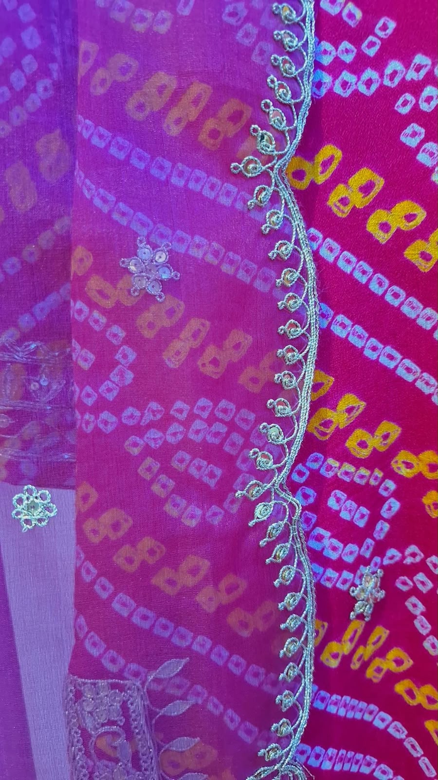 RANI BHANDEJ KURTI WITH FLAYED PLAZO WITH ORAGNZA SHADED DUPPTTA SET