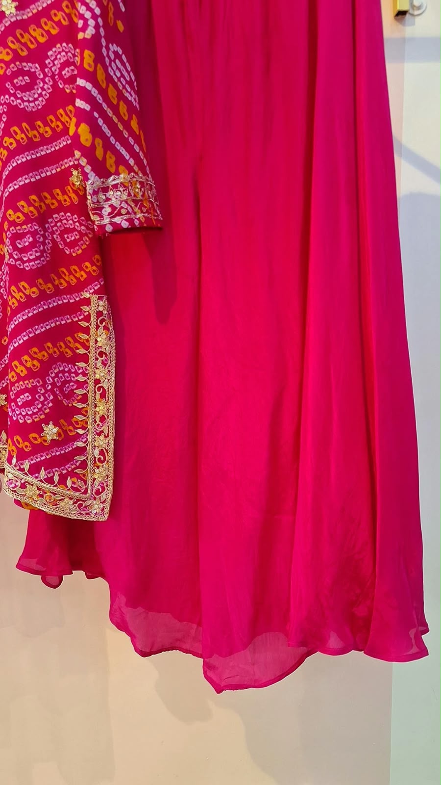 RANI BHANDEJ KURTI WITH FLAYED PLAZO WITH ORAGNZA SHADED DUPPTTA SET