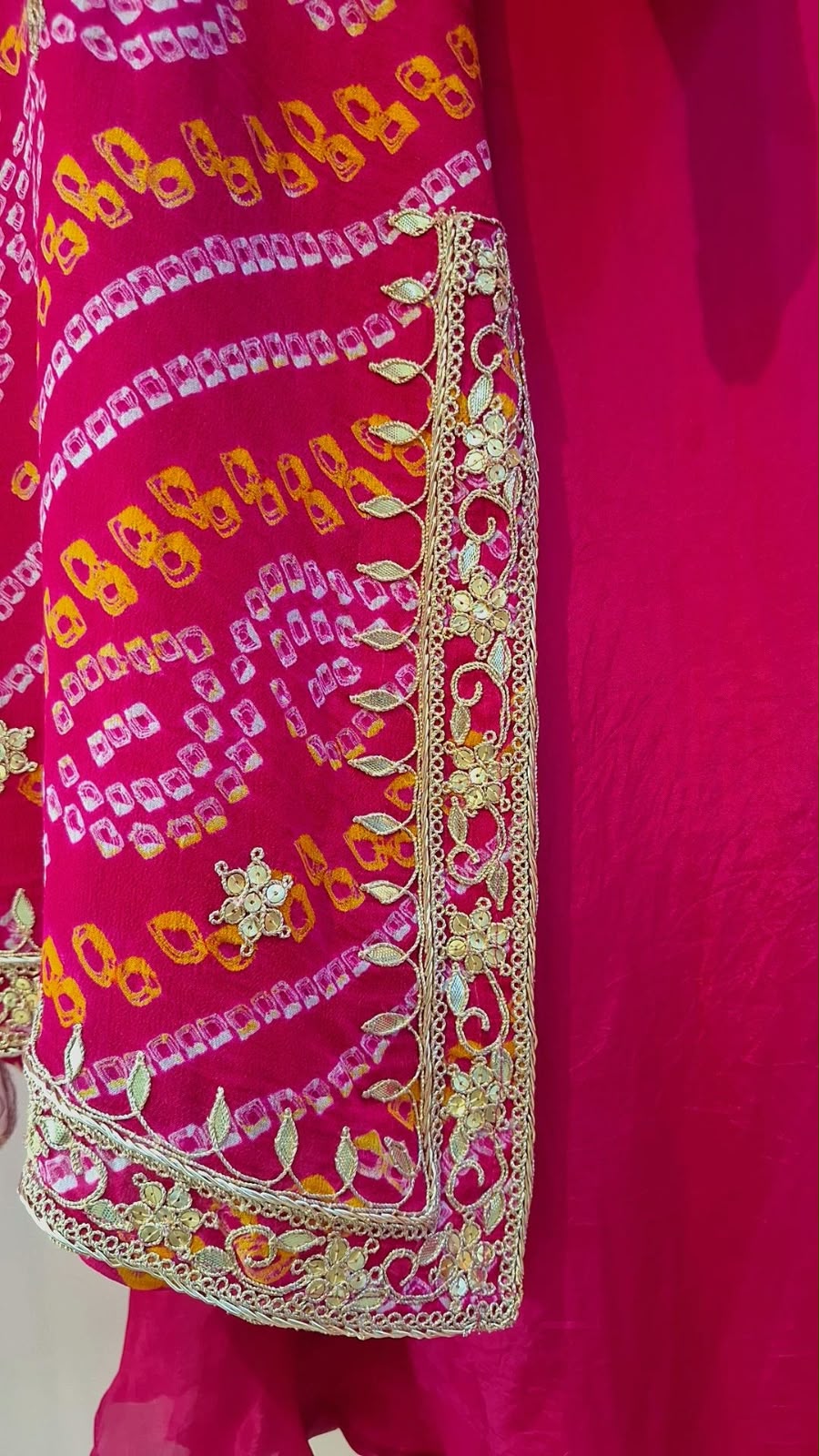 RANI BHANDEJ KURTI WITH FLAYED PLAZO WITH ORAGNZA SHADED DUPPTTA SET