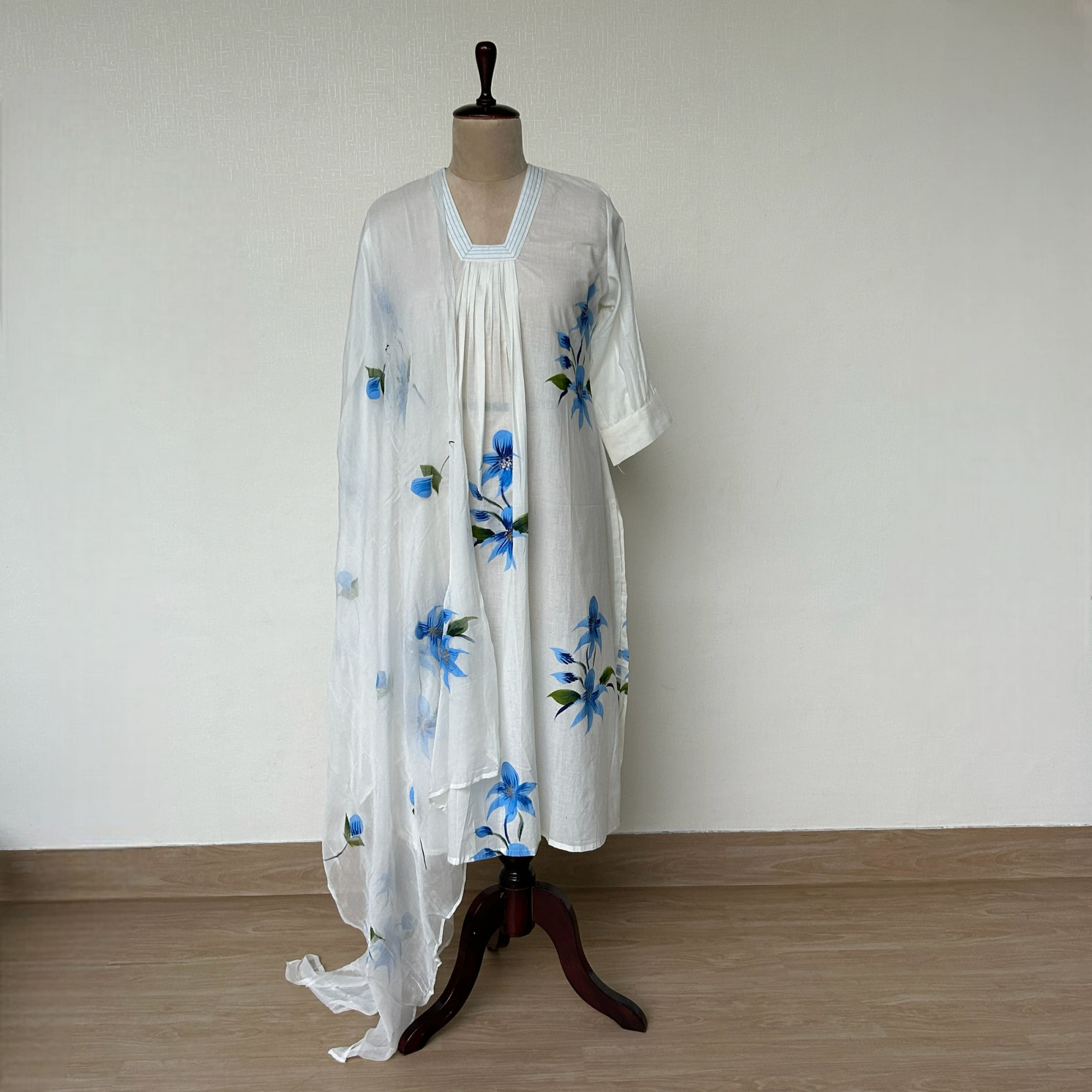 White Cotton Hand-Painted Suit Set