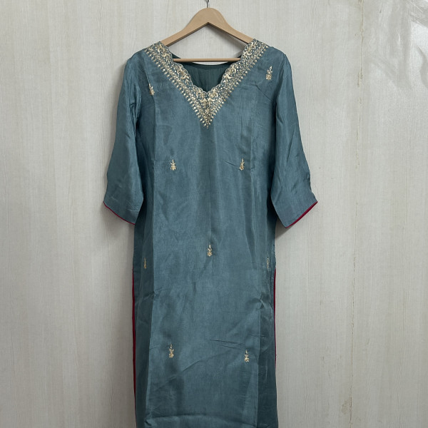 Blue Aari Pita Work Kurta