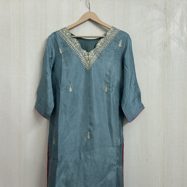 Blue Aari Pita Work Kurta