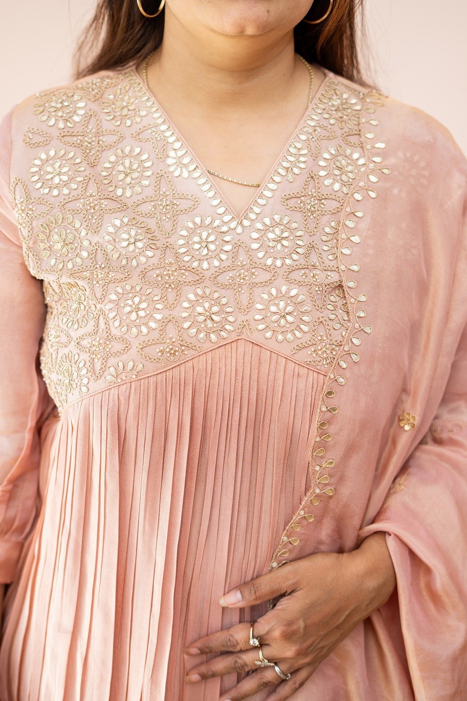 PEACH HANDWORK ALIACUT SUIT SET