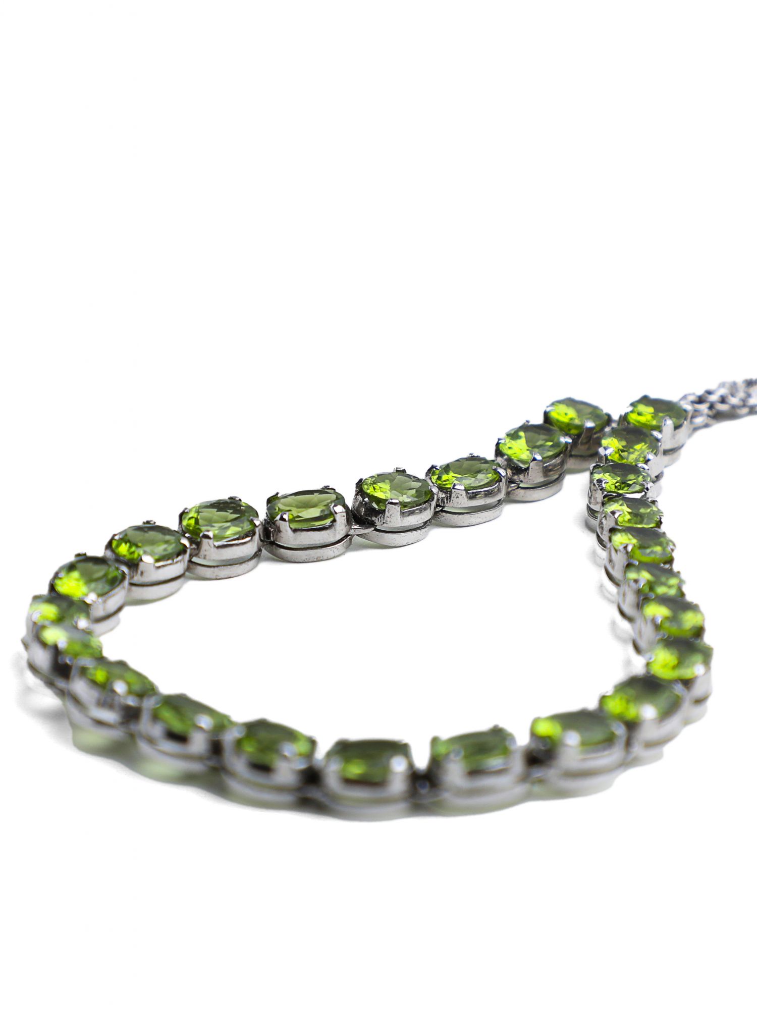 Silver necklace with Peridot Stone