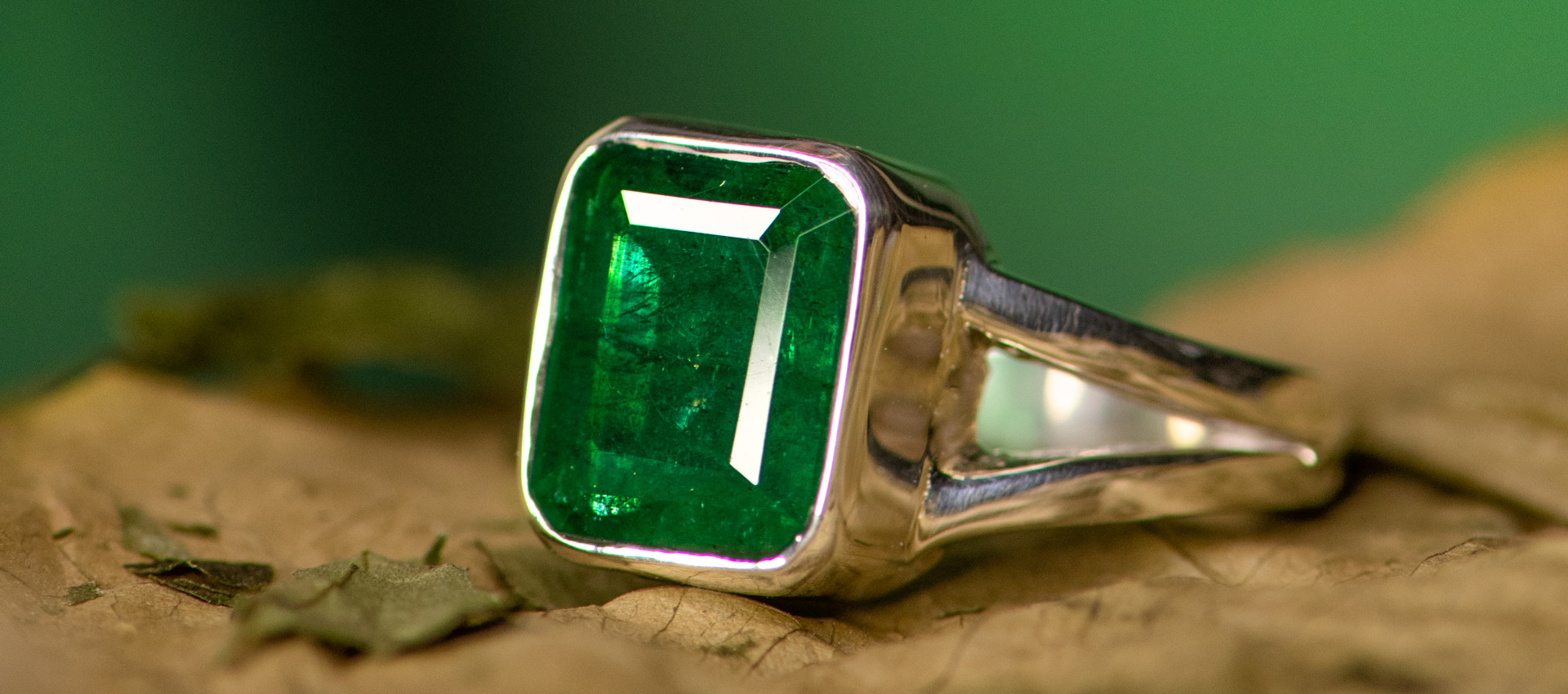 Emerald in the Ring
