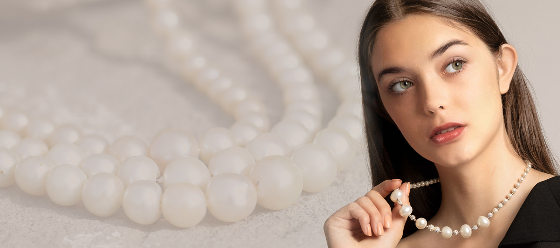 Charming pearl stone necklace