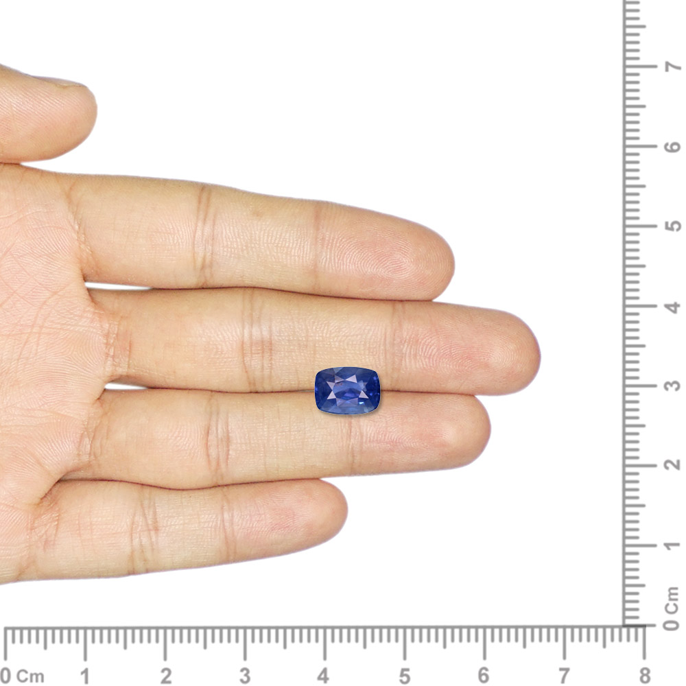 Blue Sapphire - 2.90 Carat