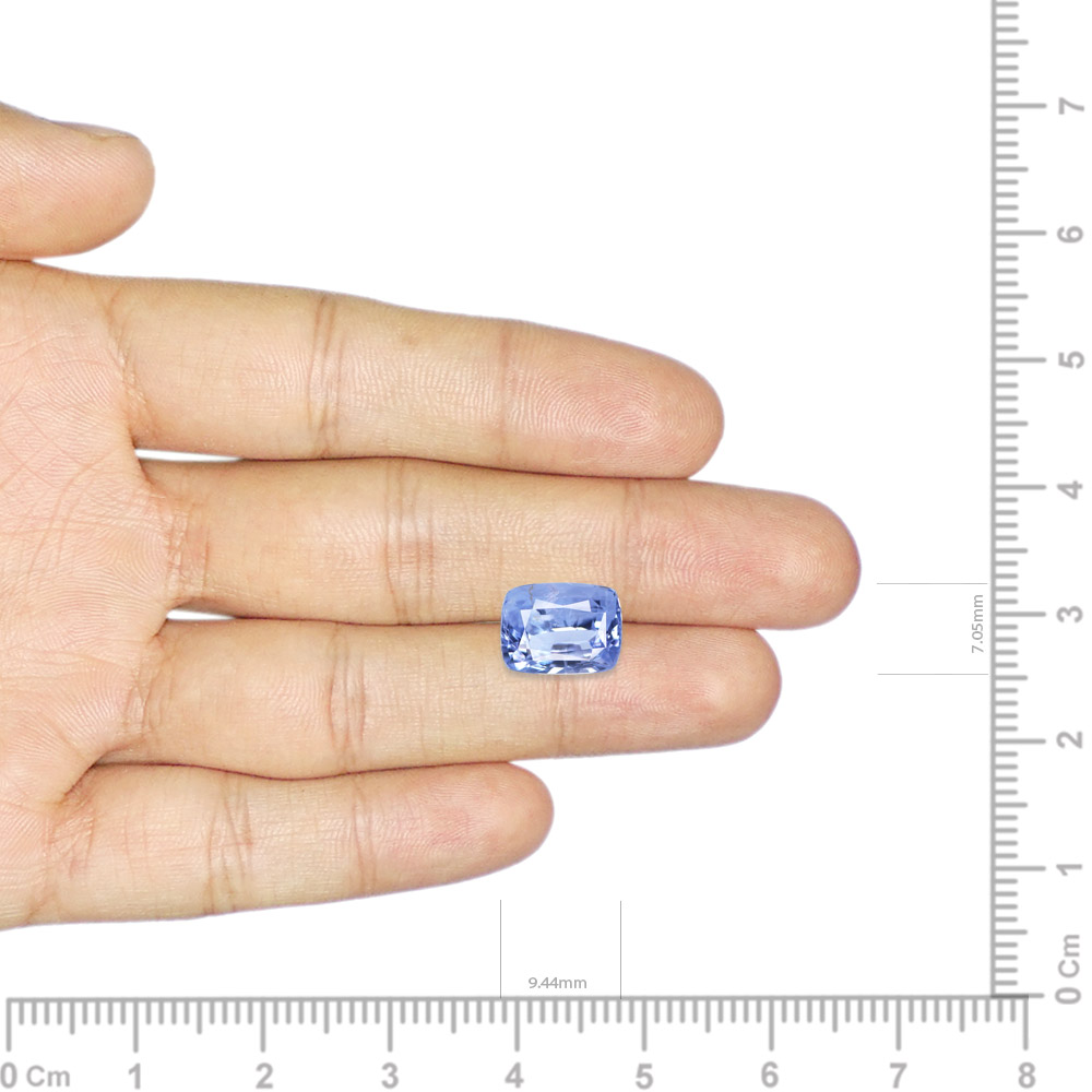 Blue Sapphire - 3.70 Carat