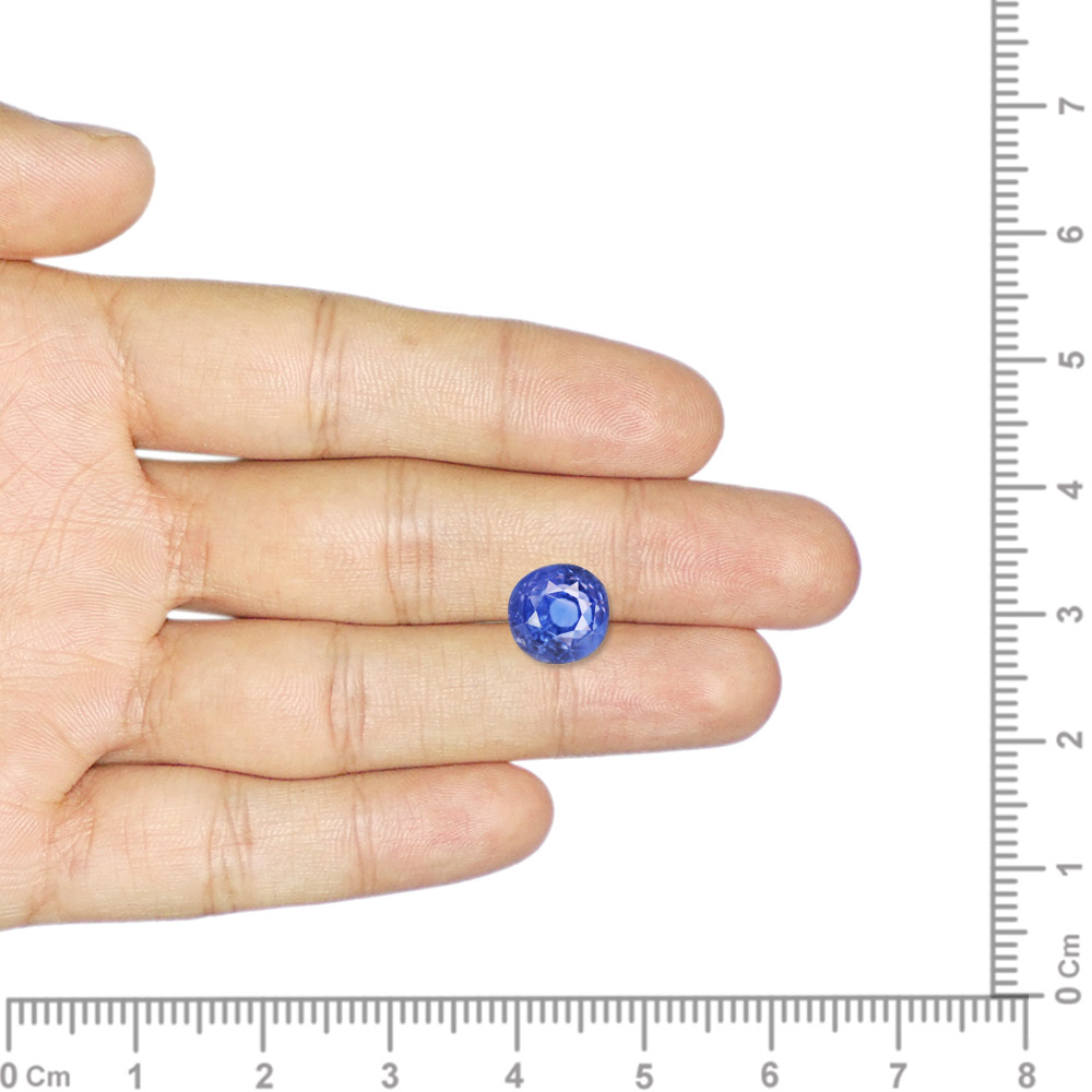 Blue Sapphire - 3.97 Carat