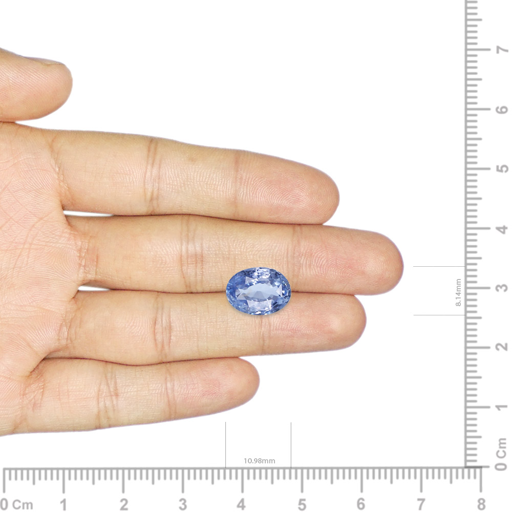 Blue Sapphire - 4.18 Carat