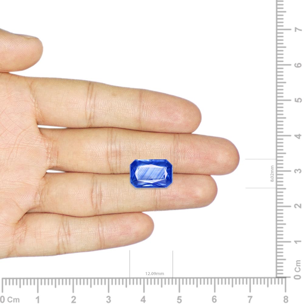 Blue Sapphire - 4.68 Carat