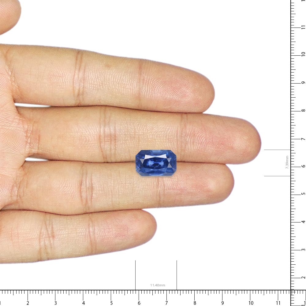 Blue Sapphire - 6.40 Carat