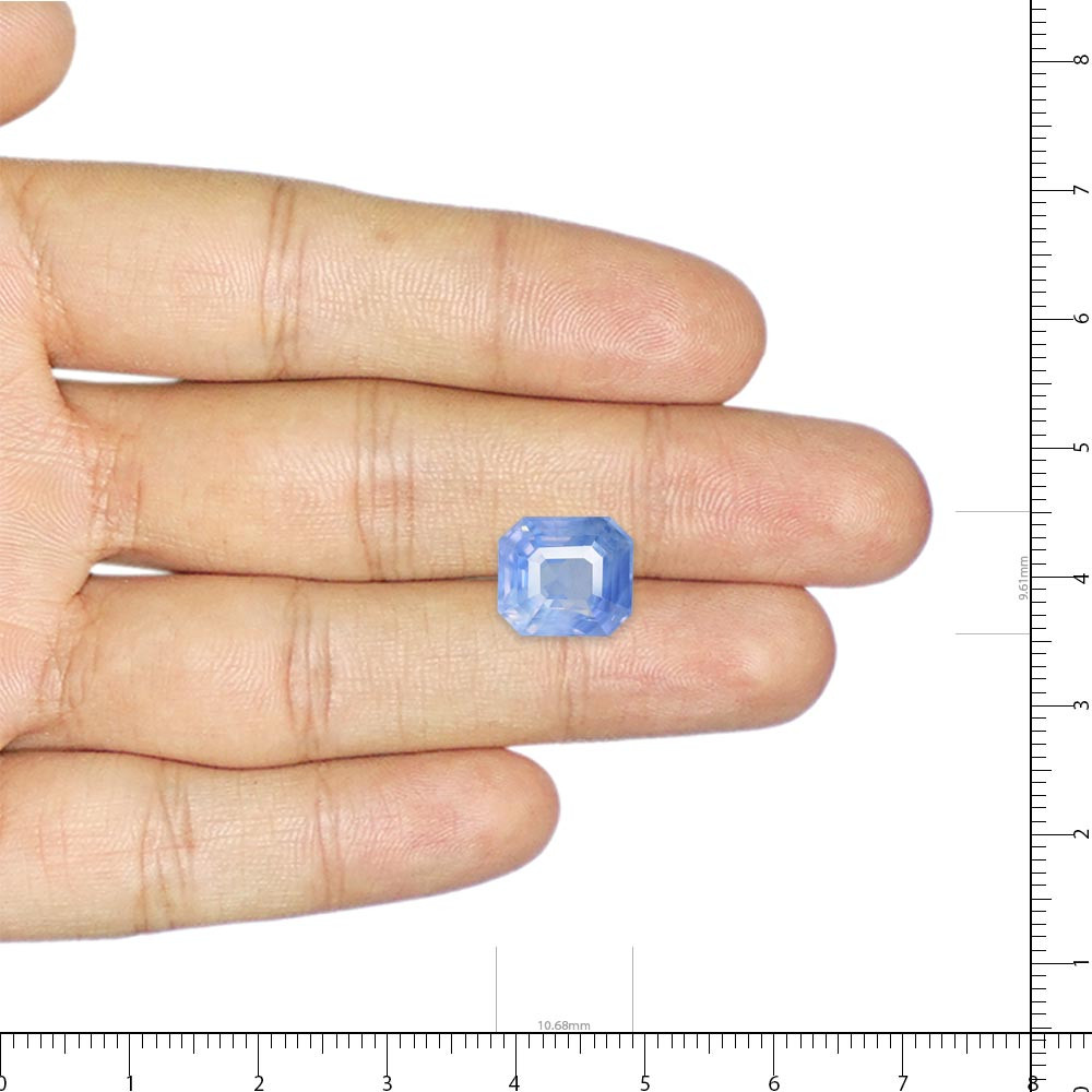 Blue Sapphire - 7.38 Carat