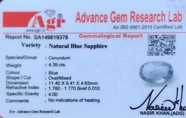 Blue Sapphire - 4.39 Carat