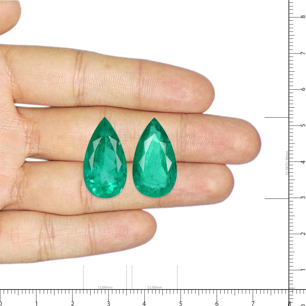 Emerald Colombia - 28.41 Carat