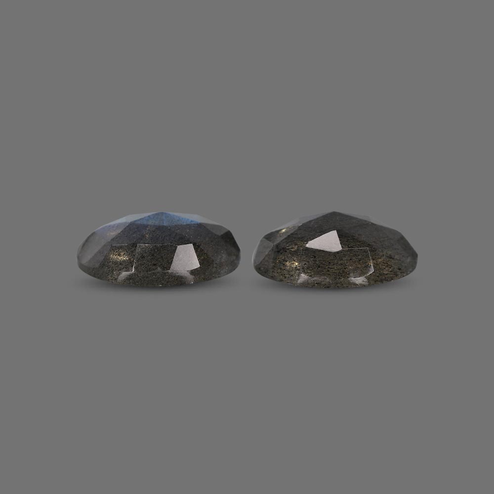 Labradorite - 10.65 Carat