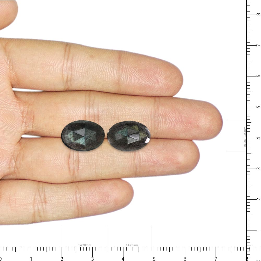 Labradorite - 11.35 Carat