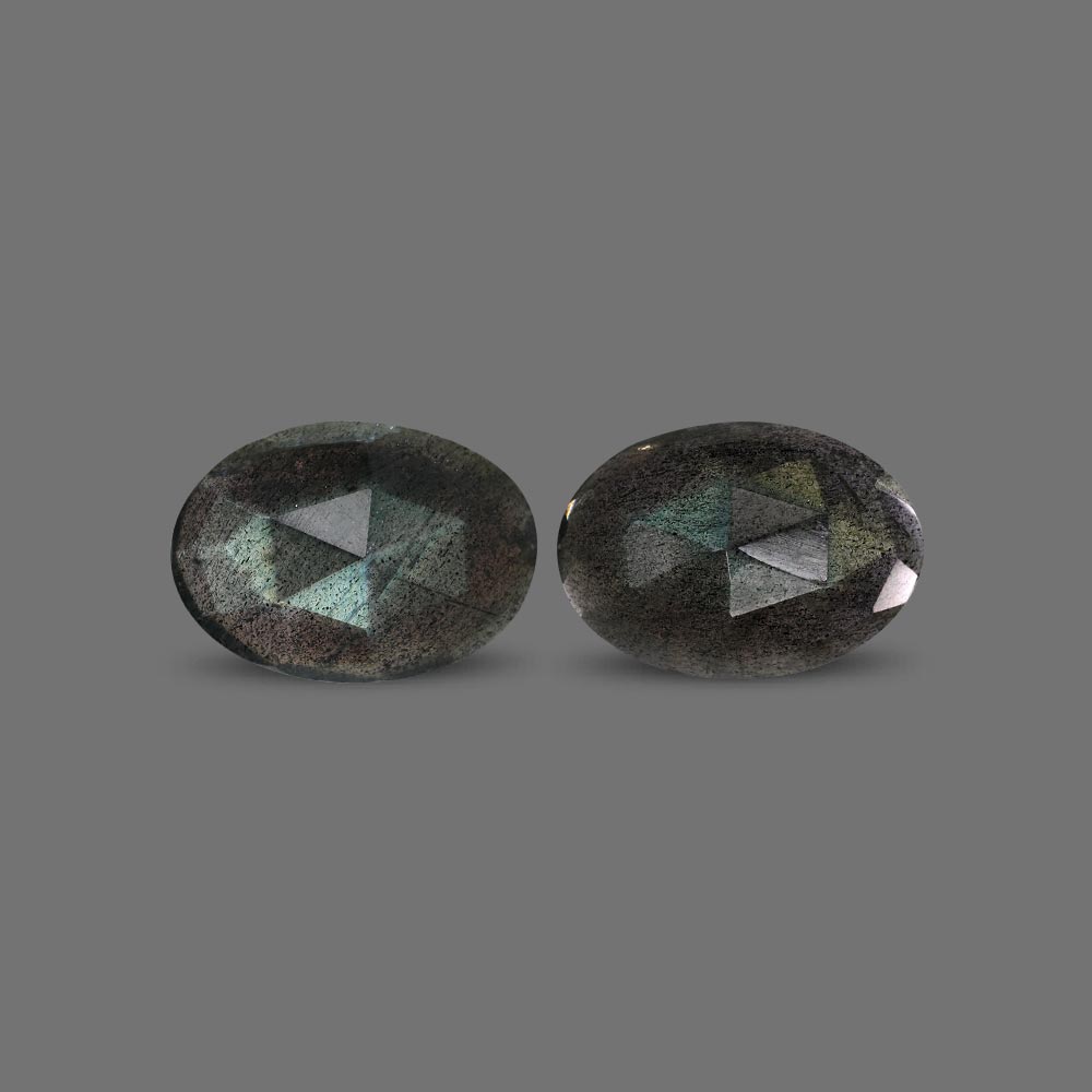 Labradorite - 11.35 Carat