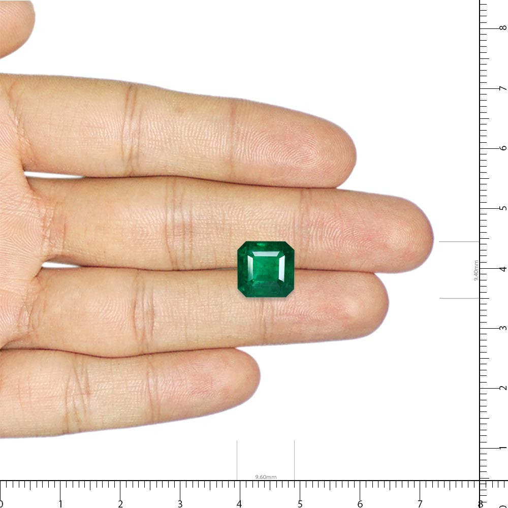 Minor Oil Emerald - 4.39 Carat