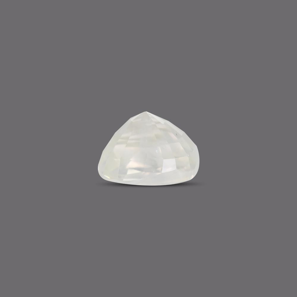 White sapphire - 4.6 Carat