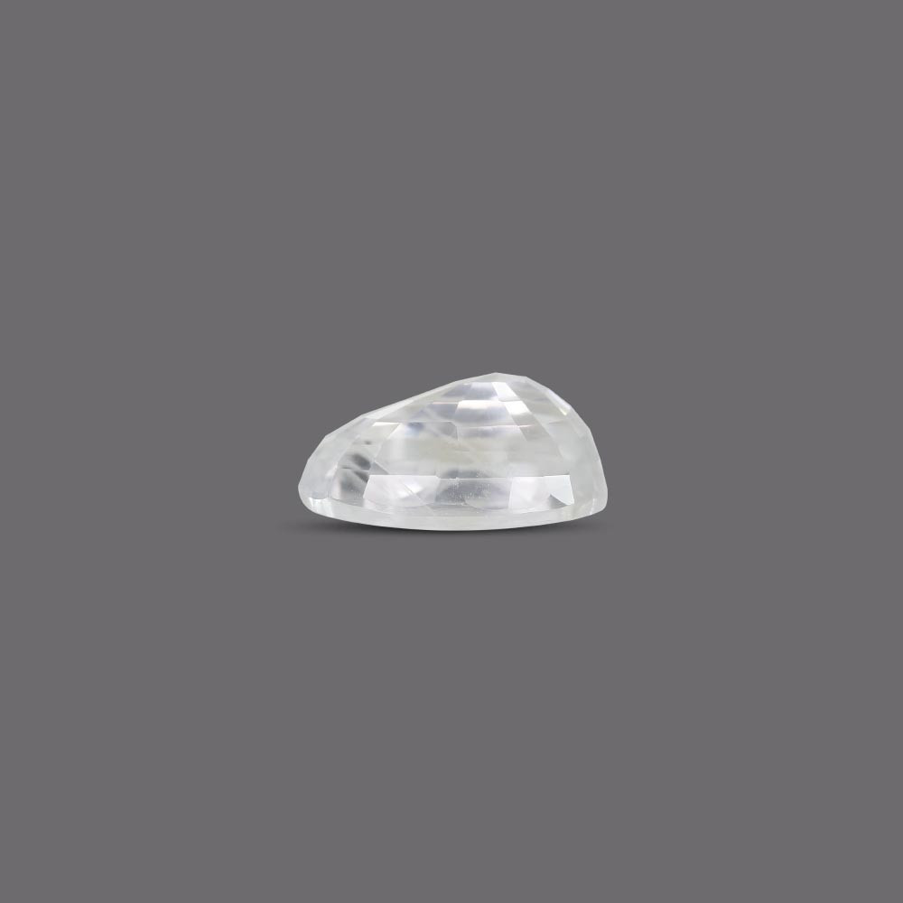 White sapphire - 6.71 Carat