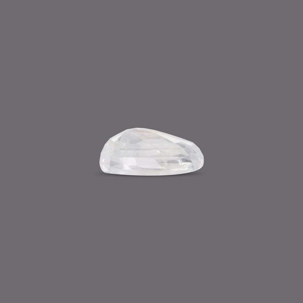 White sapphire - 6.91 Carat
