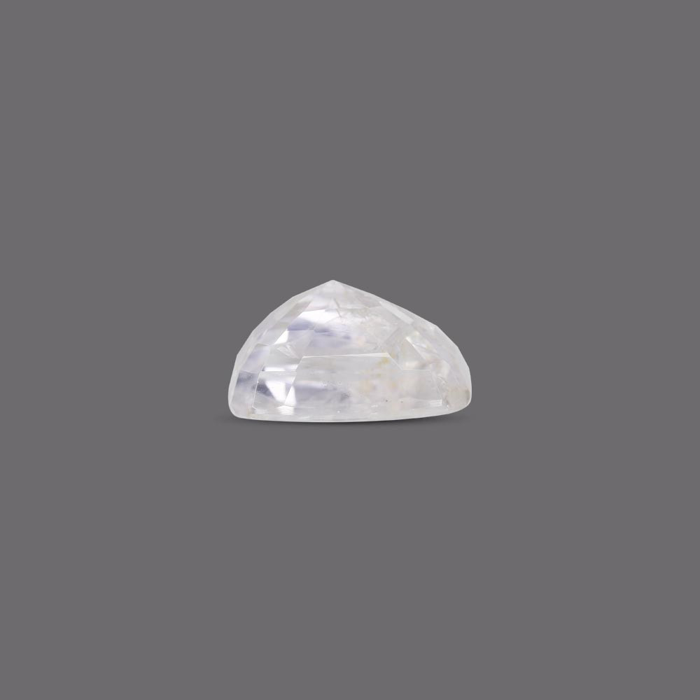 White sapphire - 7.11 Carat