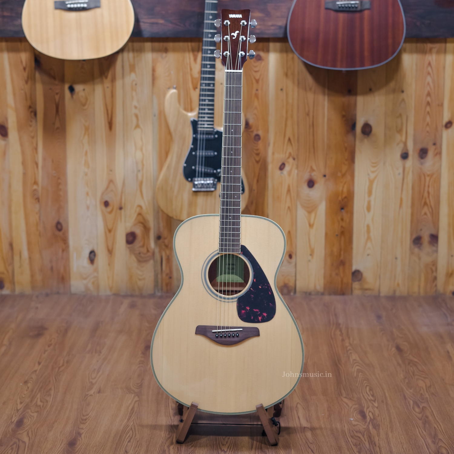 Yamaha FS820 Acoustic Guitar