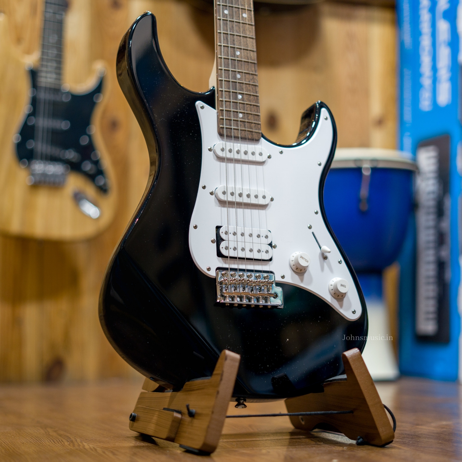 pacifica 012 electric guitar online price in India