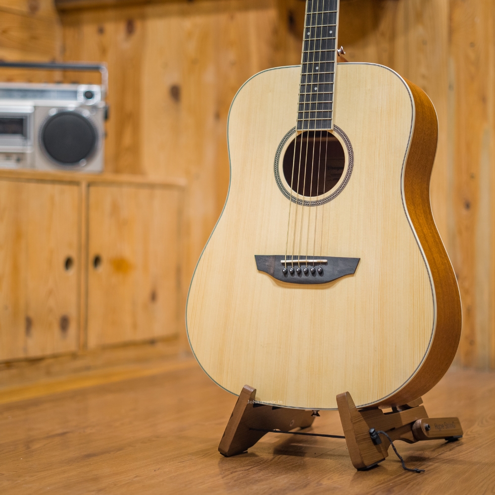 Buy Orangewood Manhattan beginner acoustic guitar online in India