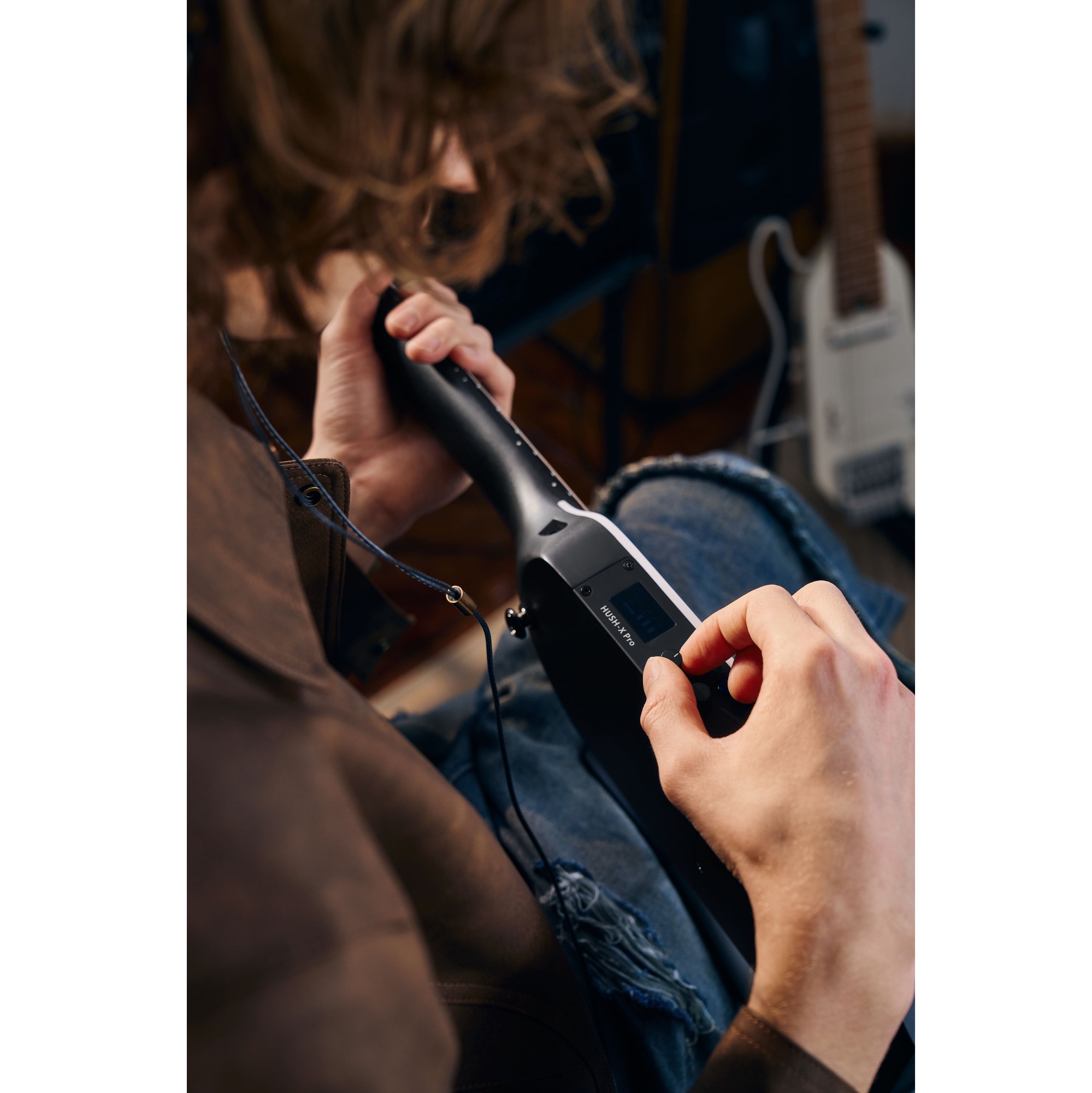 Donner HUSH X PRO Electric Guitar Kit Smart Travel Guitar with Dozens of Preset Combinations 7 Tone Sim Options