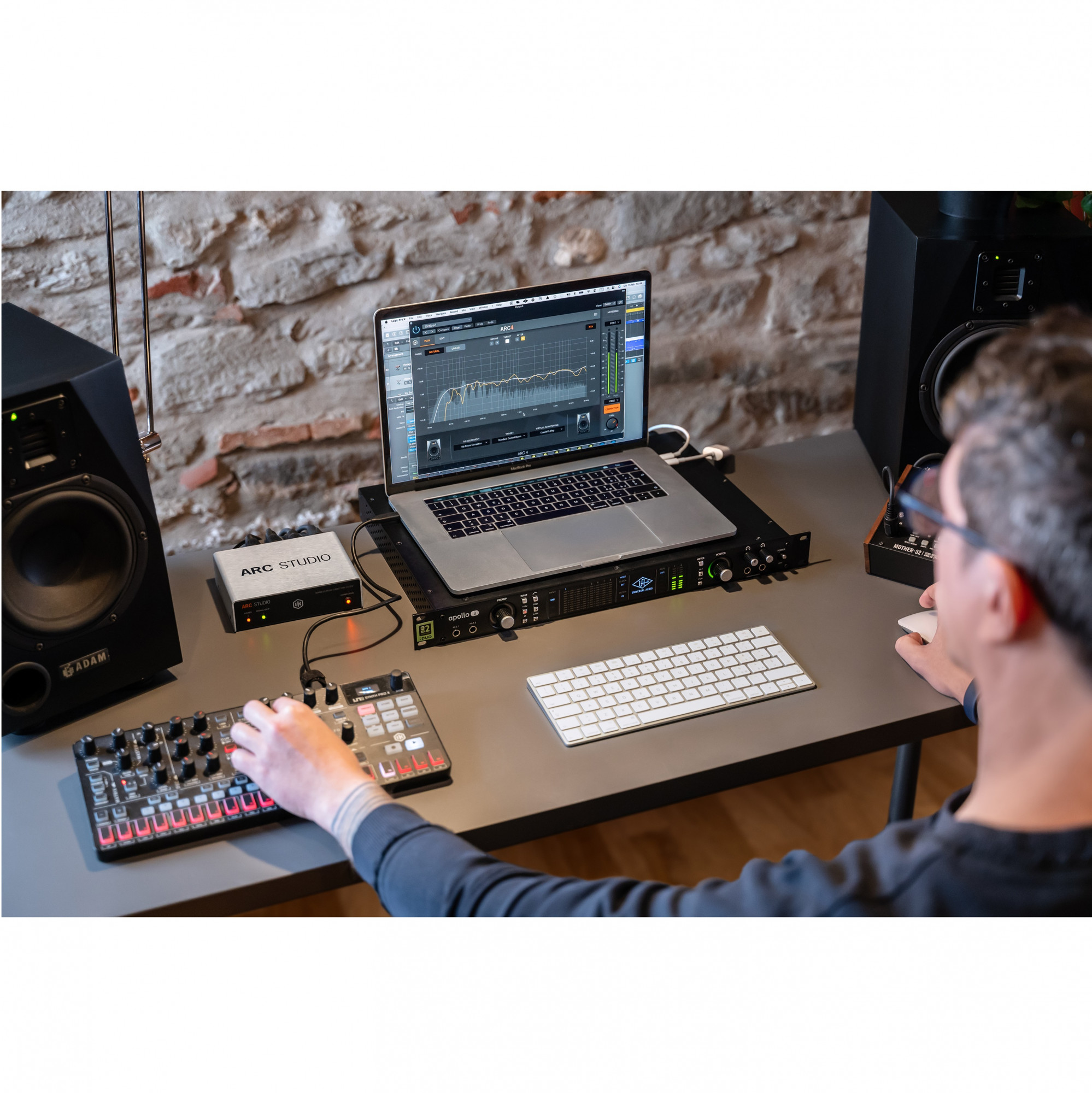 IK Multimedia ARC Studio