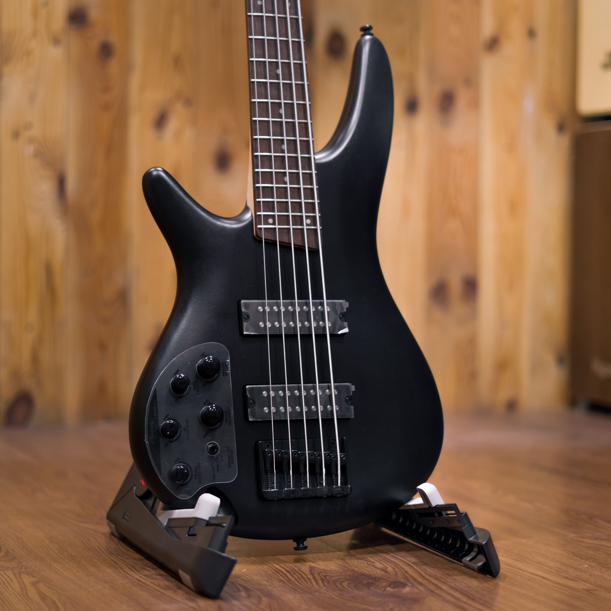 Ibanez left handed bass guitar online price in India