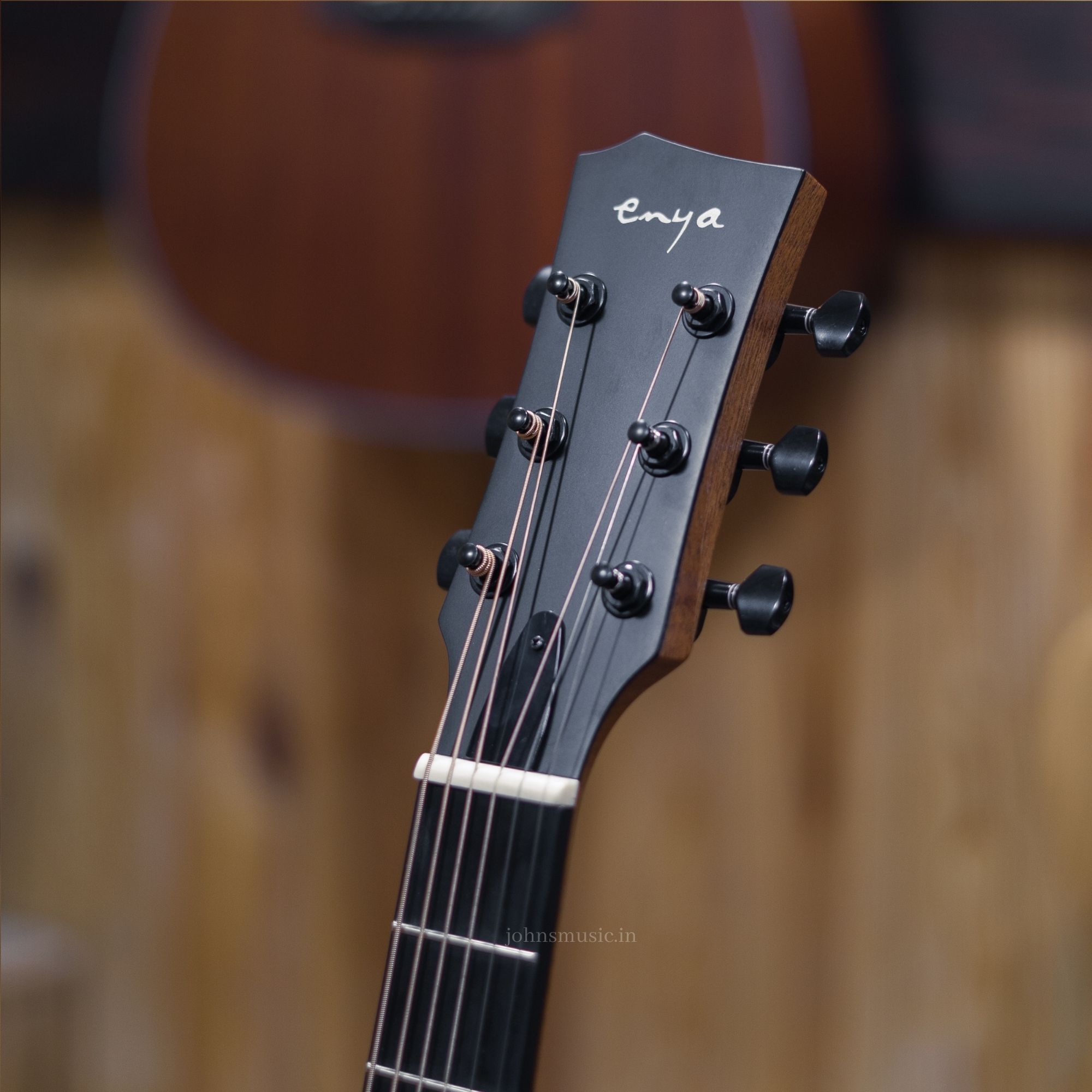 Best transacoustic guitar online buy in India