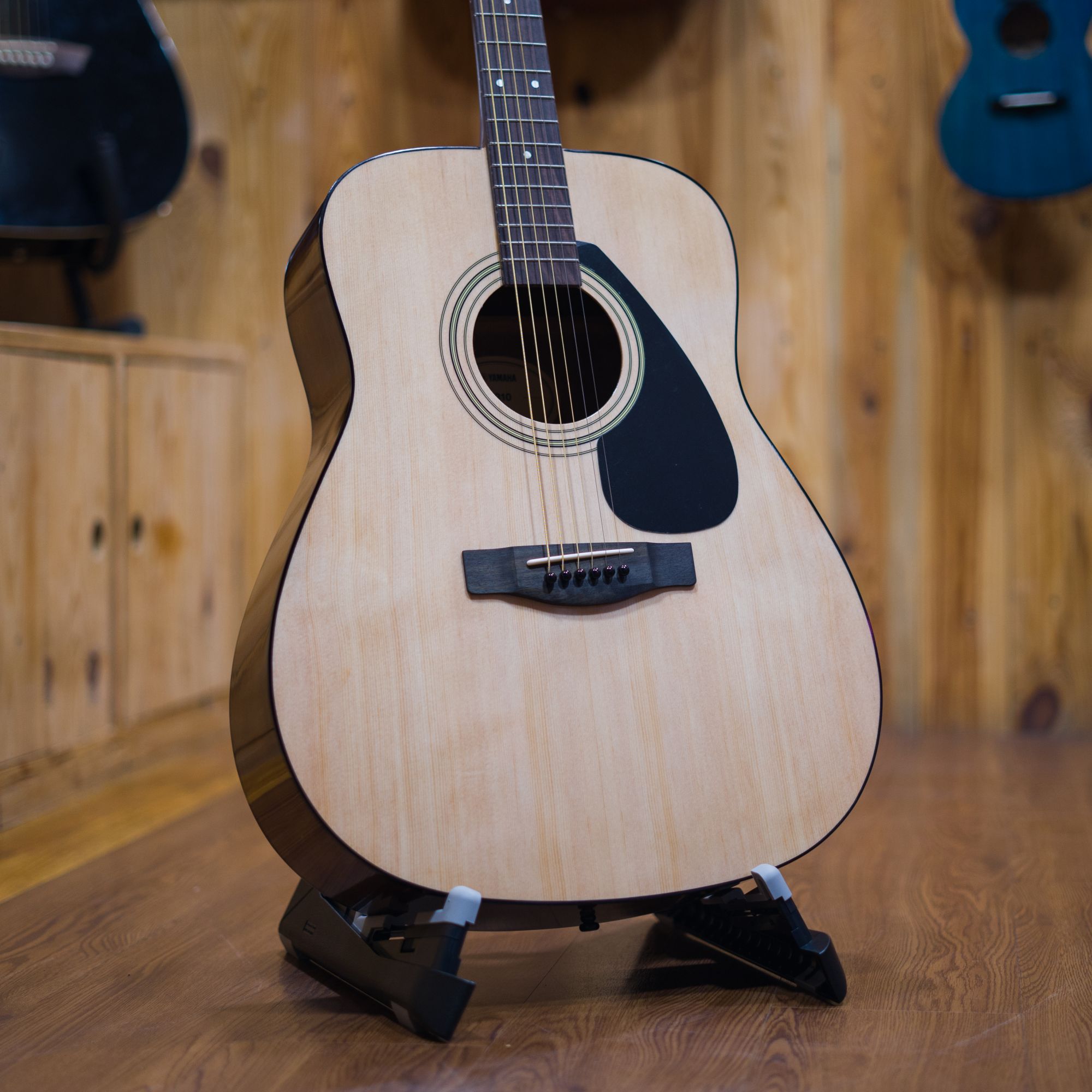 yamaha acoustic guitar f310 online price in India