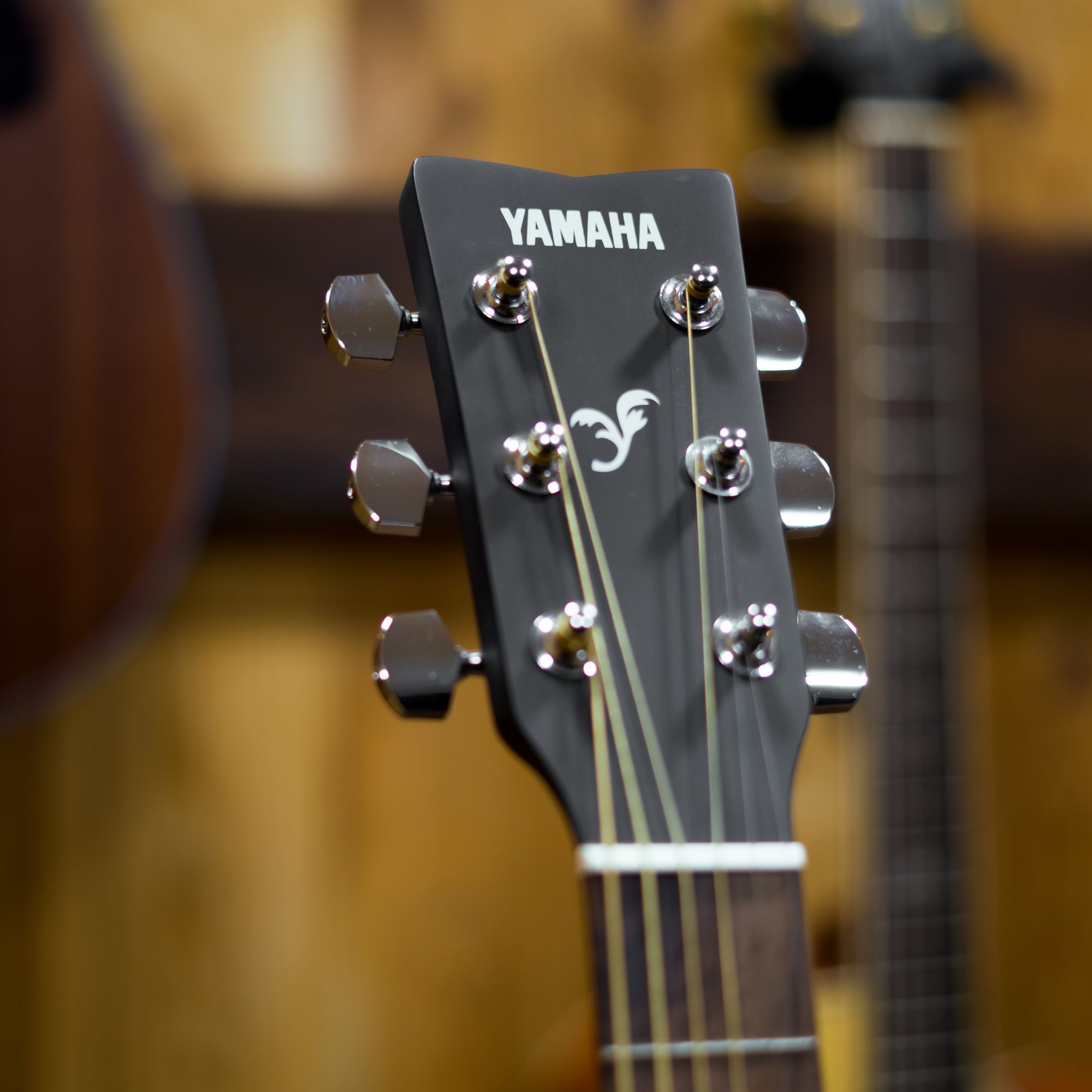 Yamaha Fs80c Acoustic guitar online price in india