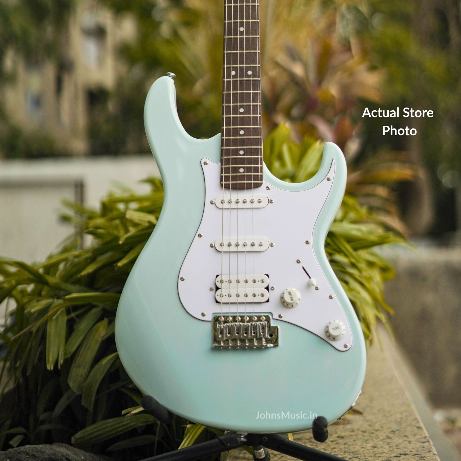 Cort G200 beginner guitar online price in India