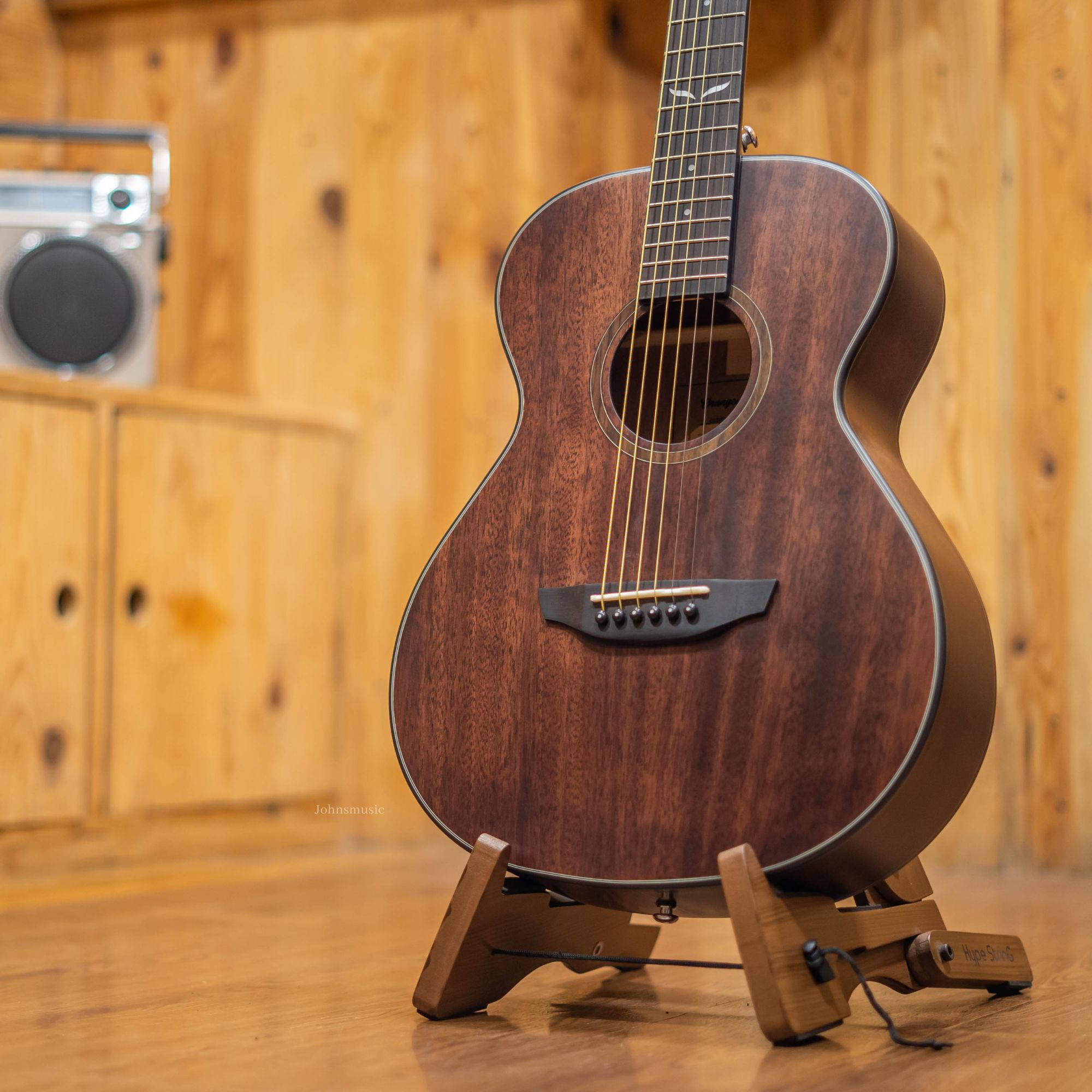 Orangewood Oliver Jr Mahogany Mini Grand Concert Acoustic Guitar Online price in India