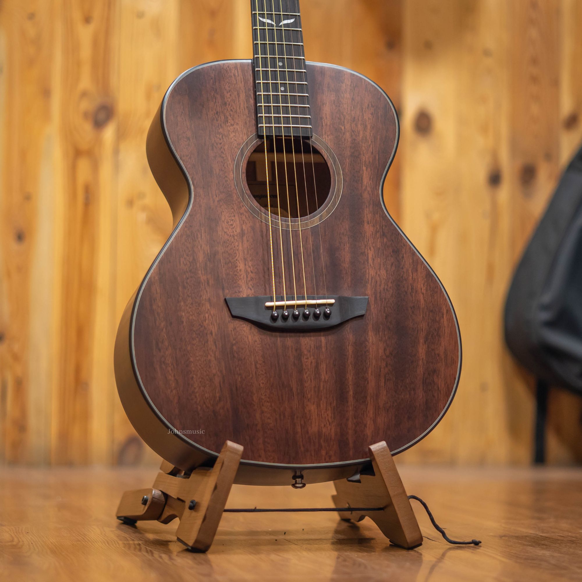 Orangewood Oliver Jr Mahogany Mini Grand Concert Acoustic Guitar Online price in India