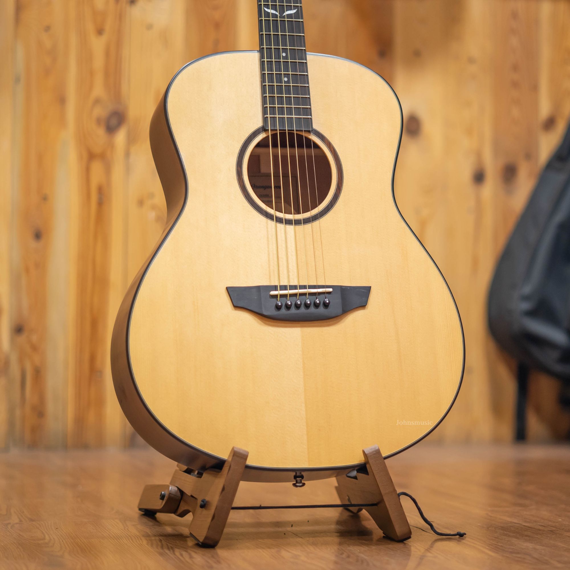 Orangewood Oliver Spruce Acoustic Guitar Online price in India