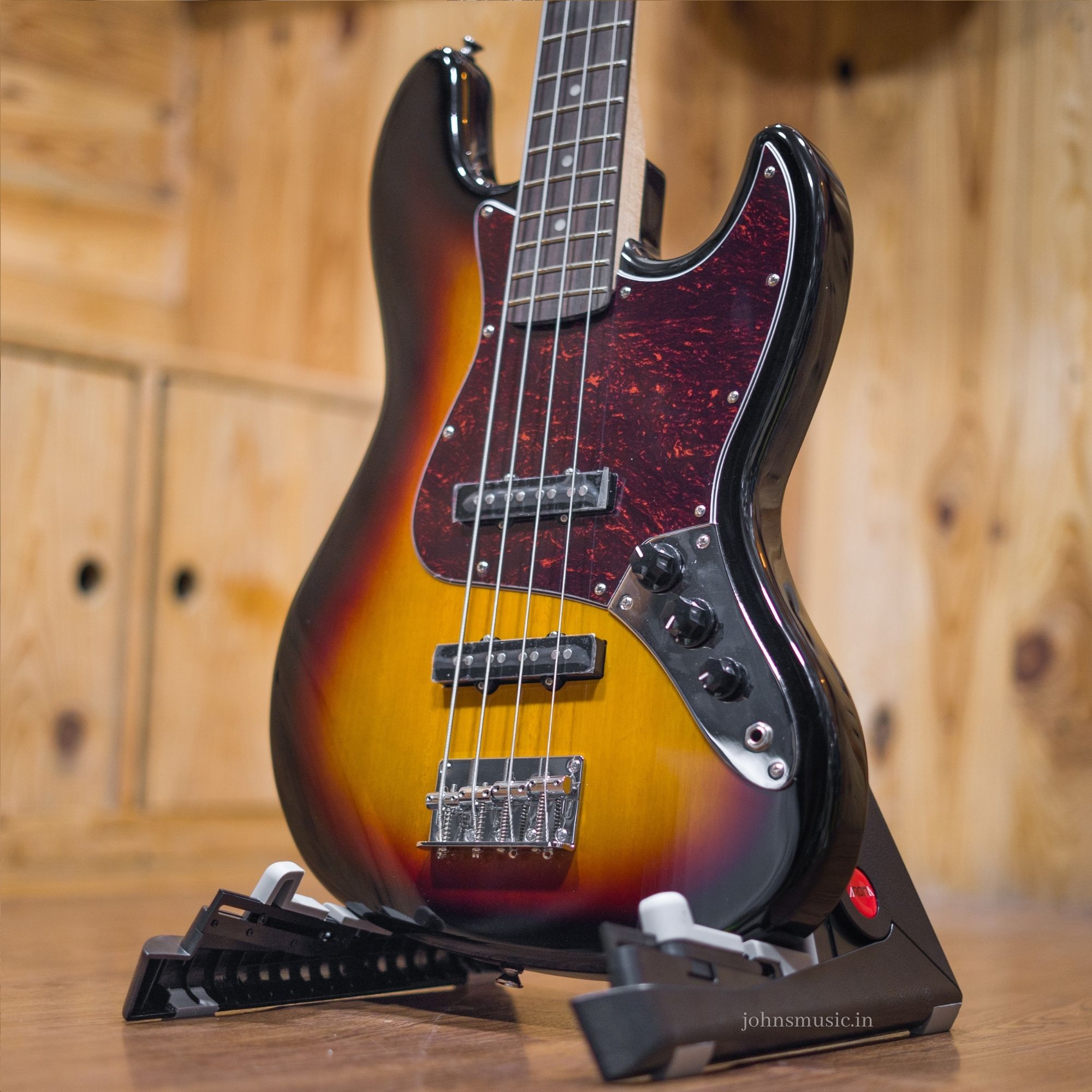 aria beginner bass guitars online price in India