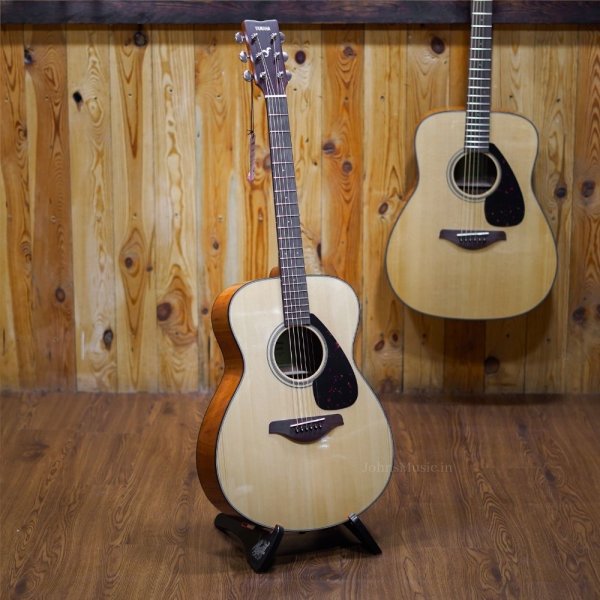 Yamaha FS800 Concert Acoustic Guitar