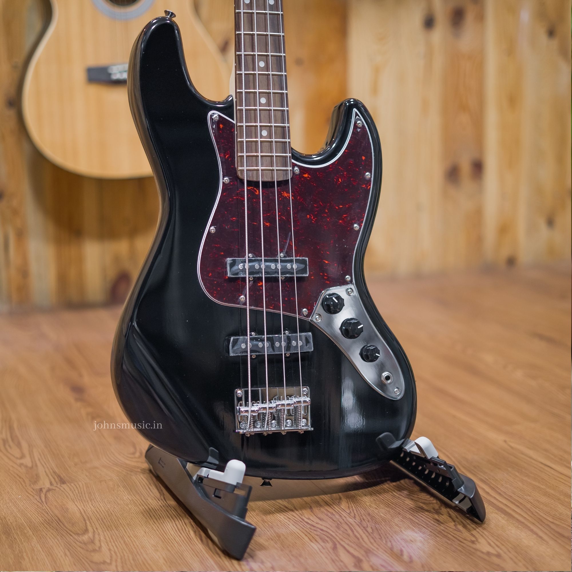 aria beginner bass guitars online price in India