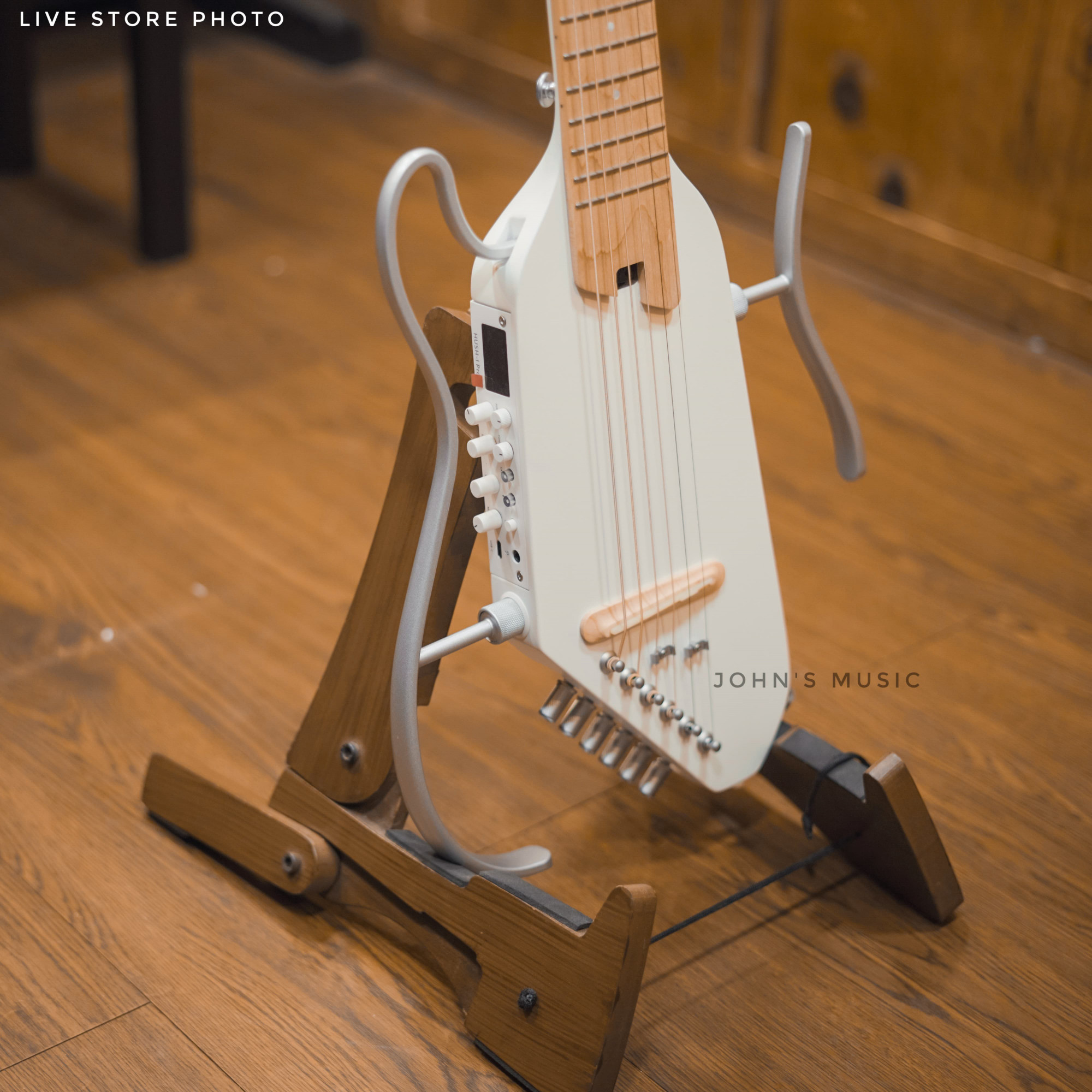 Donner hush i pro white guitar online price in India