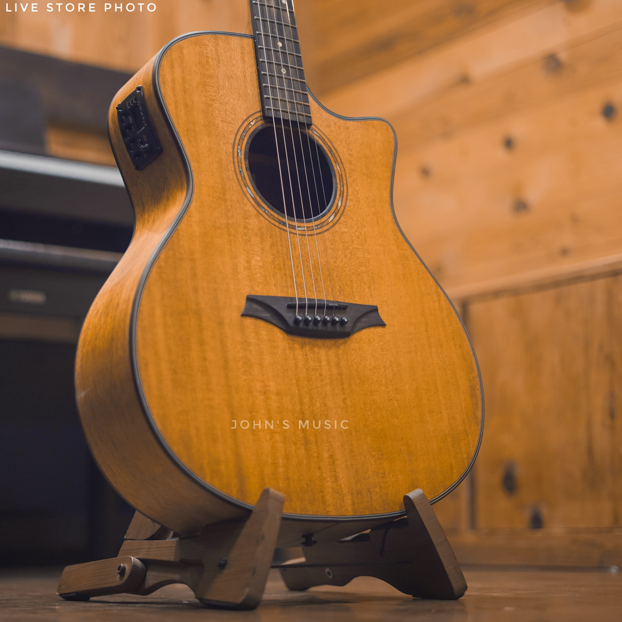 Bromo BAT2MHCE acoustic guitar online price in India