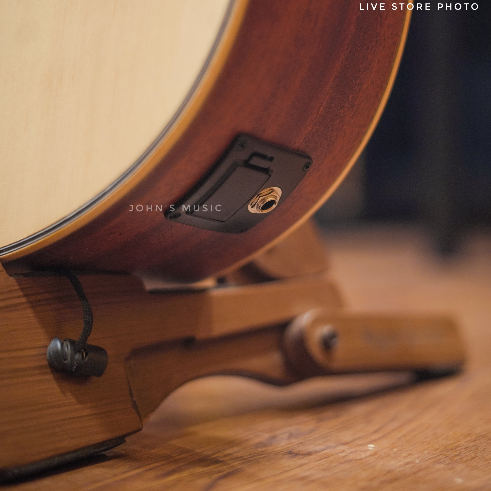 Bromo BAT2ce electro acoustic guitar online price in India