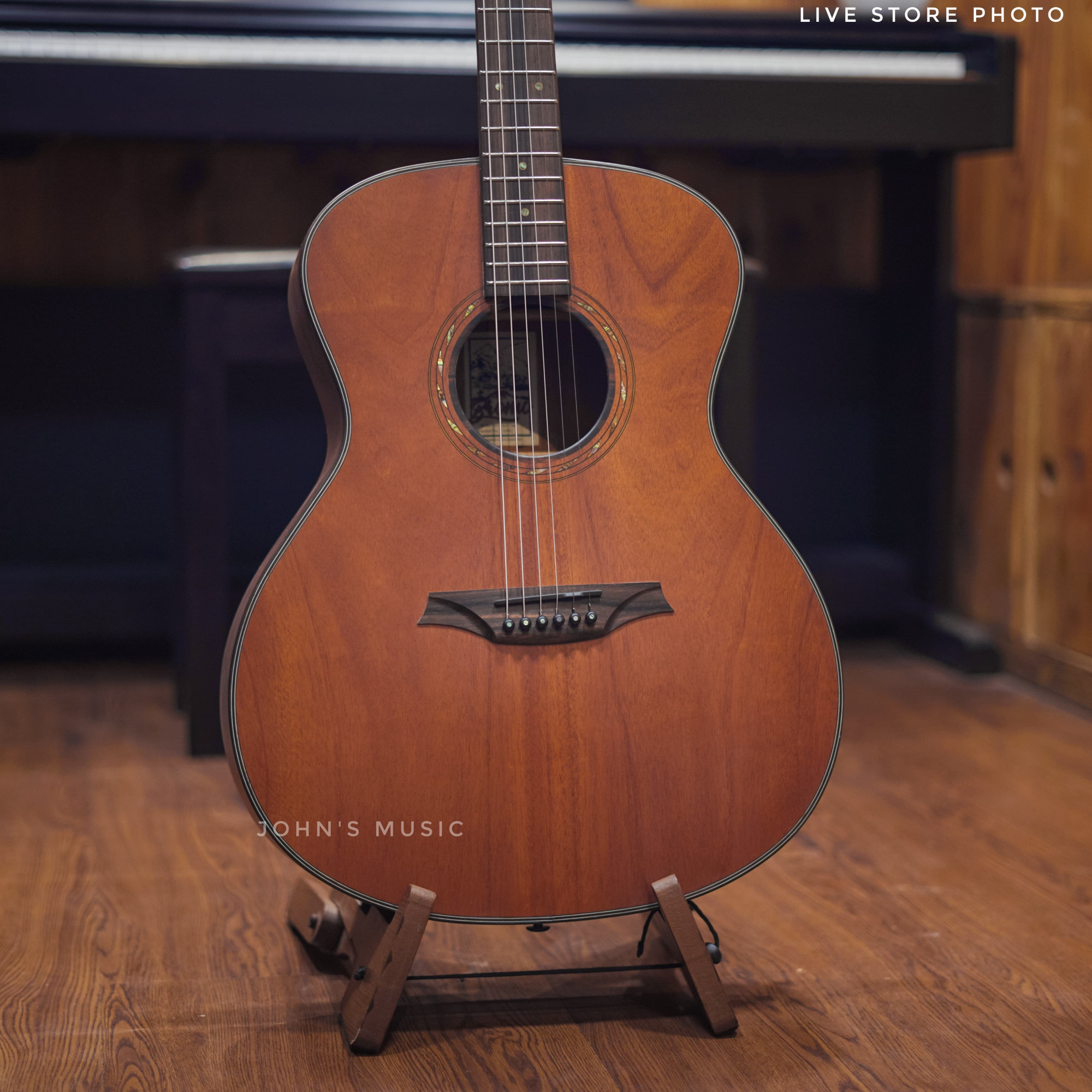Bromo BAT2m acoustic guitar online price in India