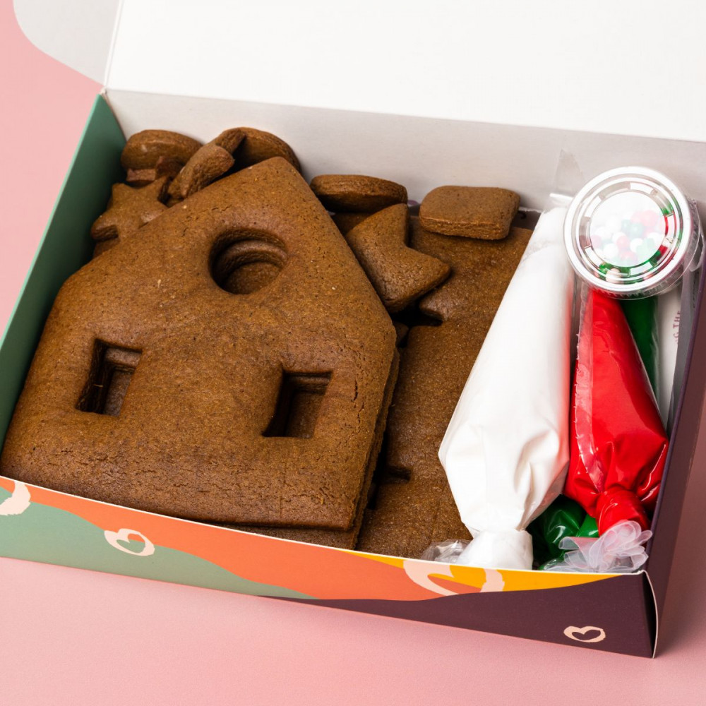 Image of Gingerbread Cookie DIY Kit