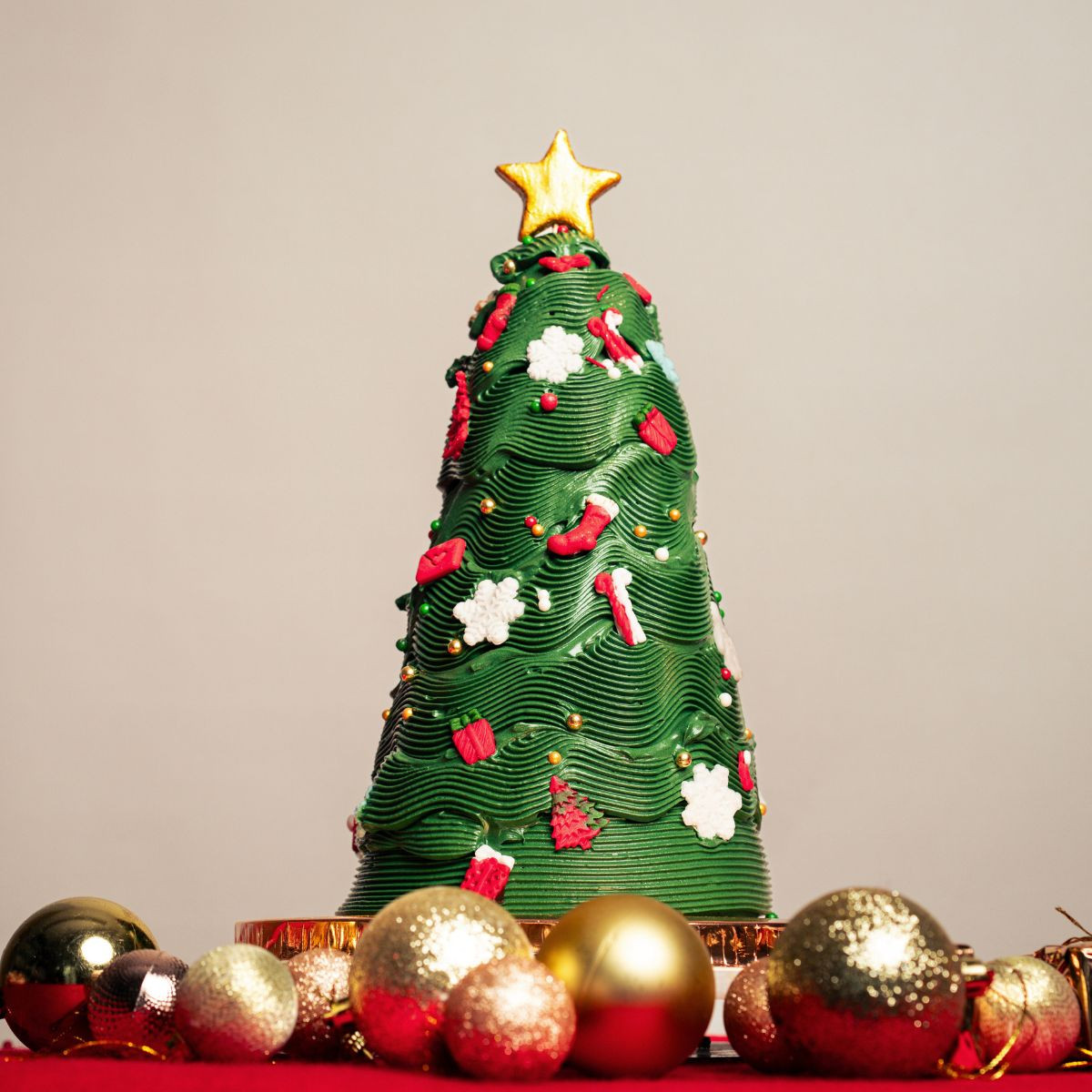 Christmas Tree Show Stopper Cake
