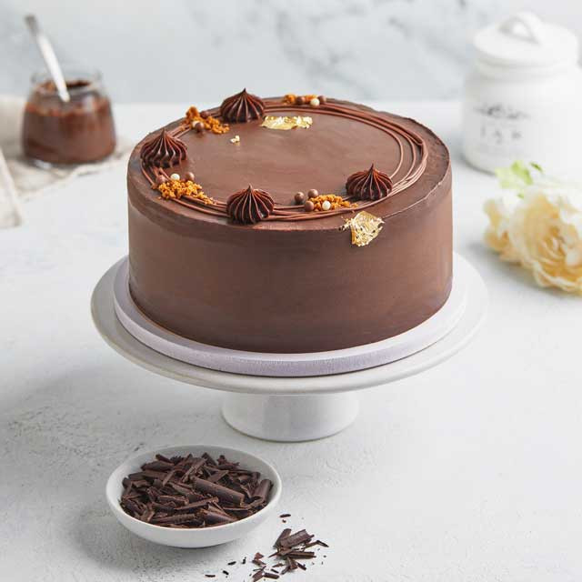 Classic Chocolate Cake Eggless